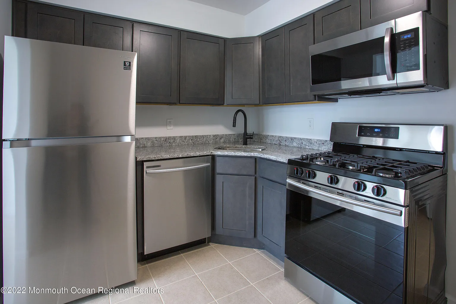 70 Diane Drive photo 1