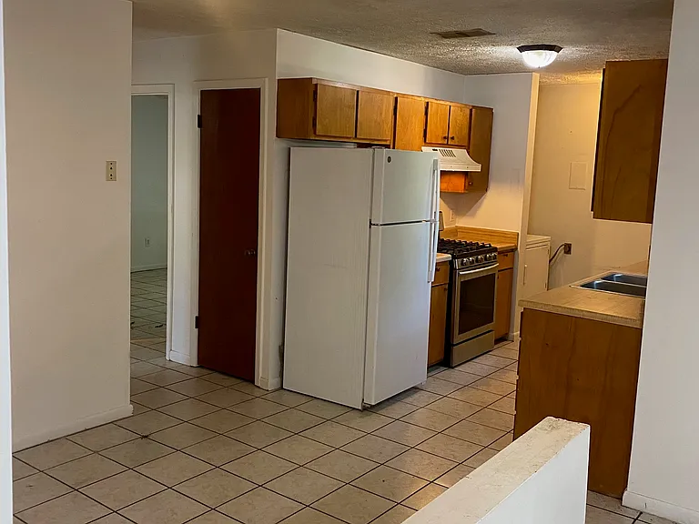 604 W Garrard Rd #B — Photo 5