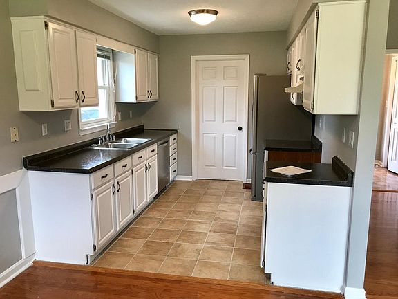 2nd image of 3989 Forest Green Dr