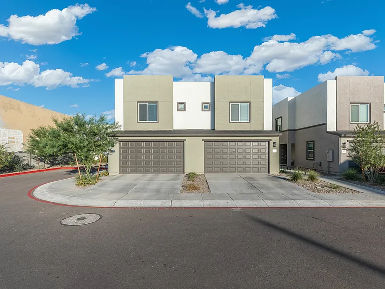 Raymond Place Townhomes — Photo 10