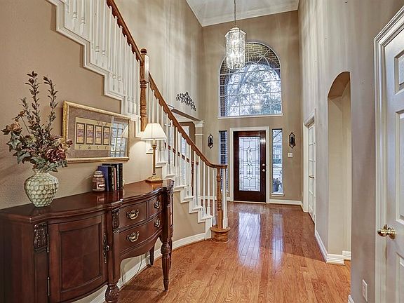 3rd image of 1910 Chatham Trails Ct