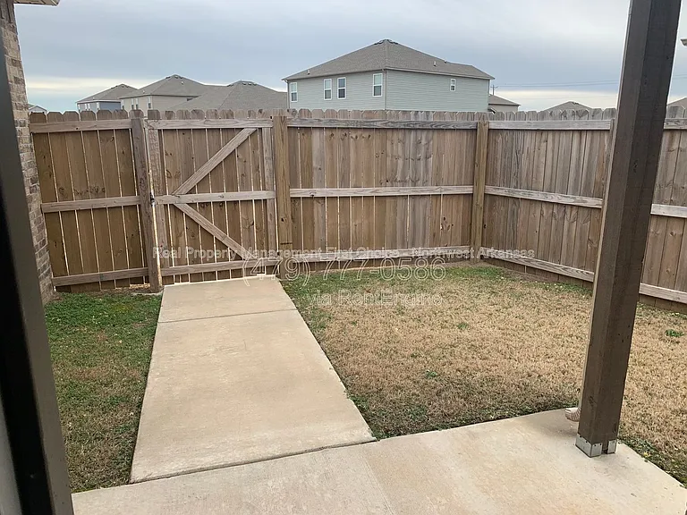 4401 Gallatine Ave — Photo 28