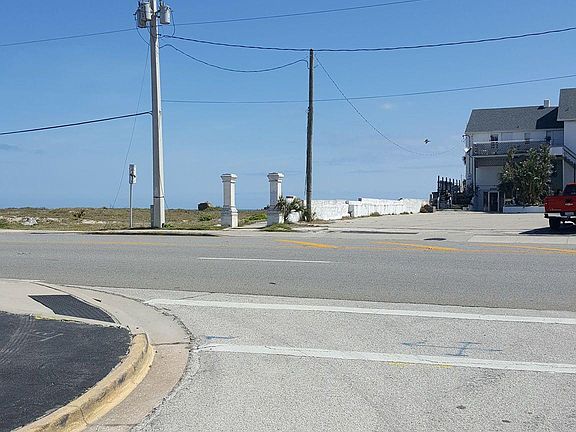Beach walkway at end of street