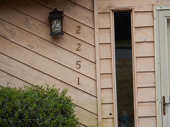 2nd image of 2251 Lessie Maude Dr