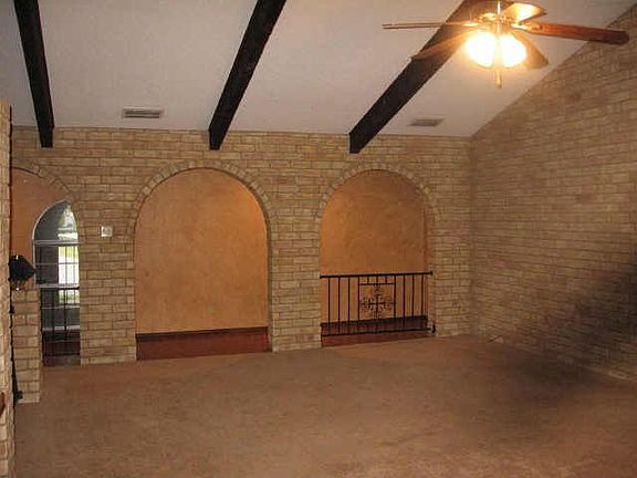 3rd image of 6213 Glengarry Ct