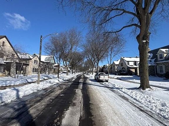 4th image of 3128-3130 N 54th St