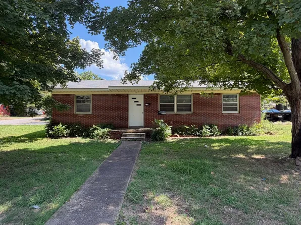 101 Oakwood St, Trenton, TN 38382