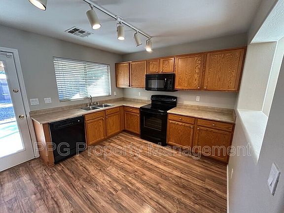 3rd image of 6027 N Milano Ct