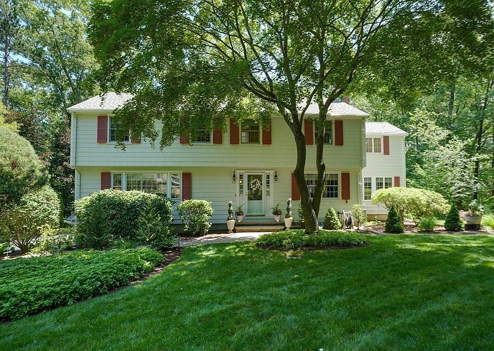 1st image of 15 Carter Dr