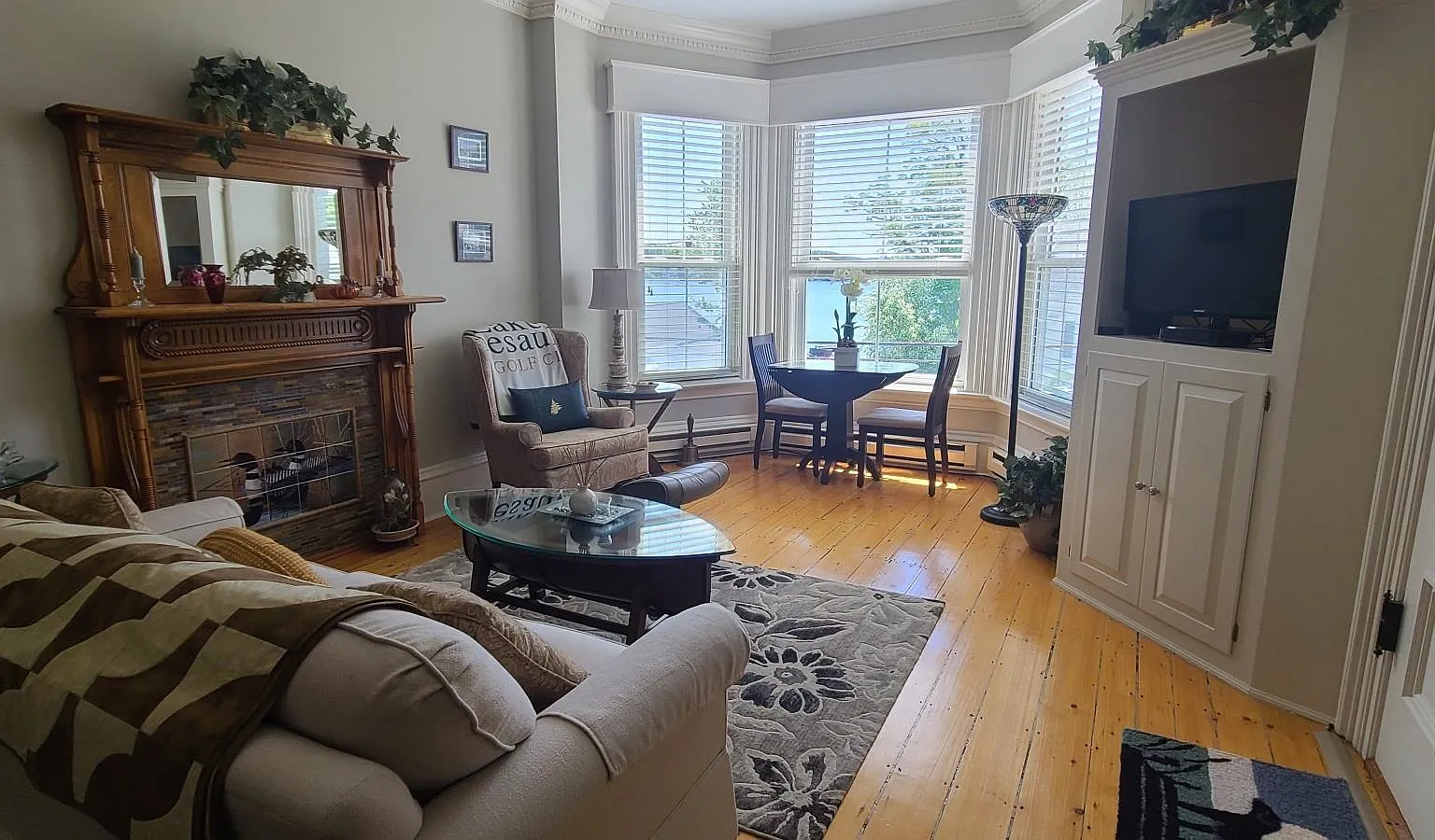 2 bed, 945 sqft, $3,250 — Photo 2