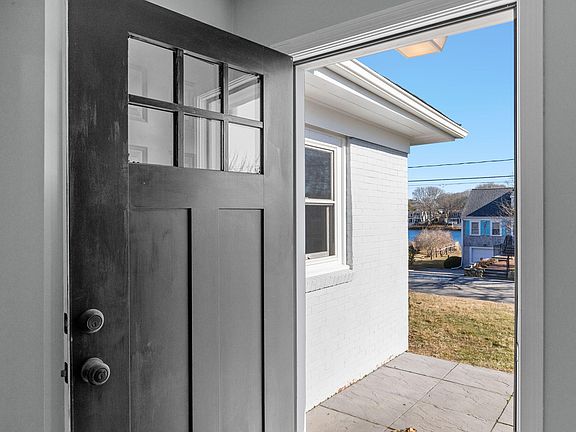 5th image of 108 Lucerne Avenue