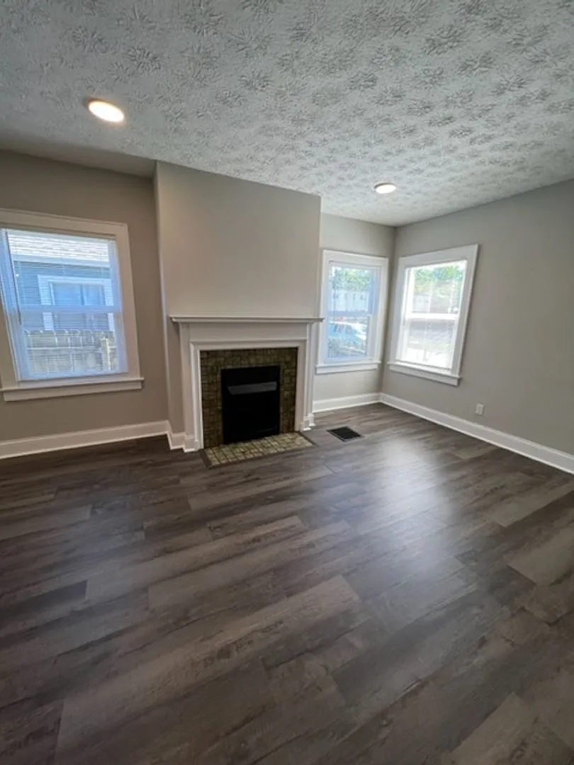 2 Bedroom 1 Bathroom Home with Garage & Fenced Yard! — Photo 2