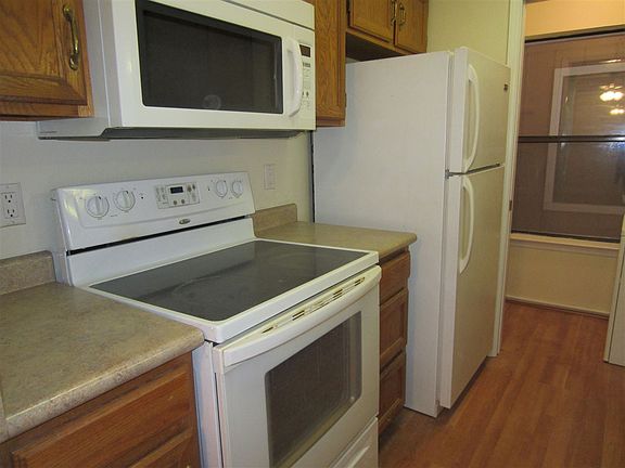 3rd image of 505 Oppenheimer Dr APT 1101
