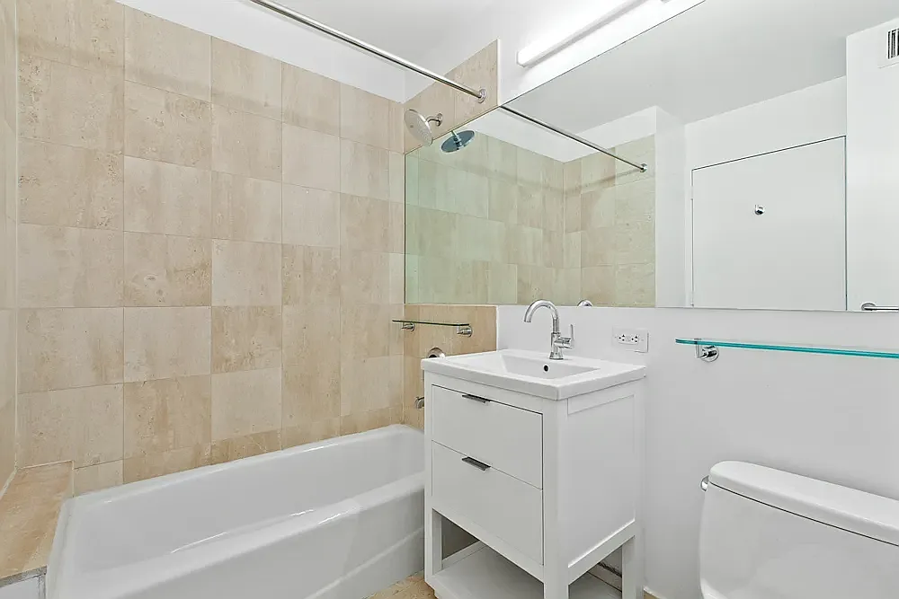 800 6th Avenue — Photo 3