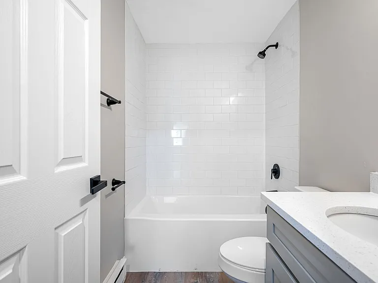 558 Mill St #104 — Photo 9