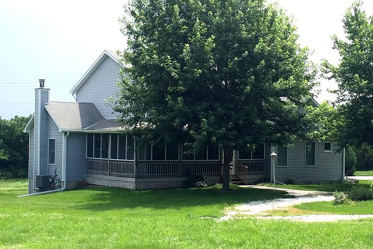1st image of 1040 N 92nd St