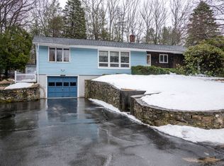 2 Center St, Newmarket, NH 03857