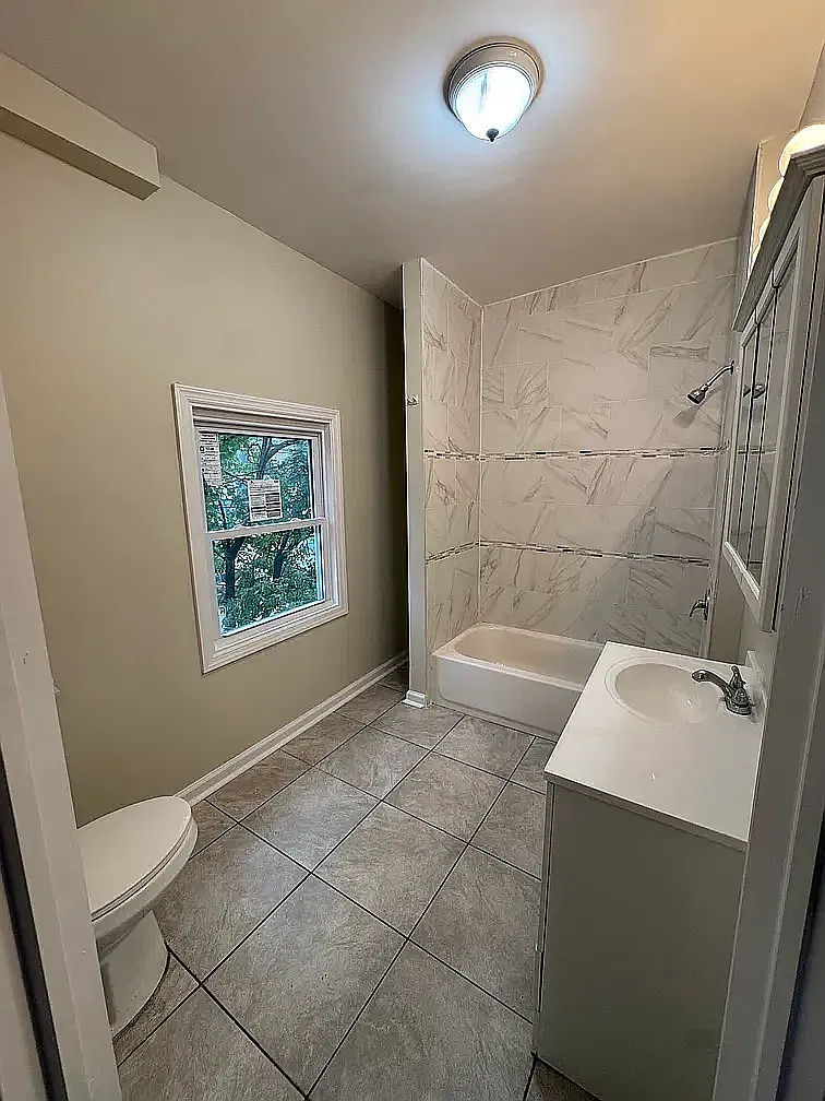 3 bed, $2,100 — Photo 4
