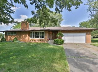 8715 Lee St, Crown Point, IN 46307
