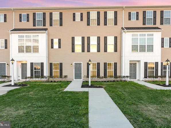 3242 Parade St, Mechanicsburg, PA 17055