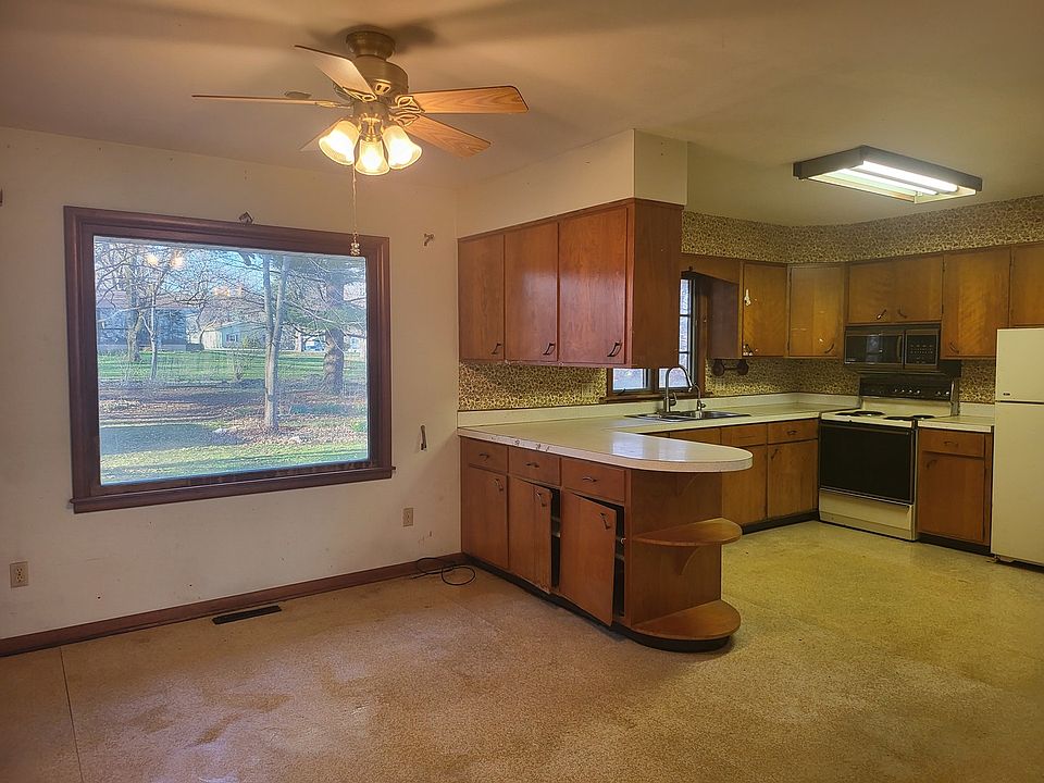 13389 Ash Rd, Genoa, IL 60135 | Zillow