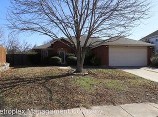 2800 Yukon Dr, Corinth, TX 76210