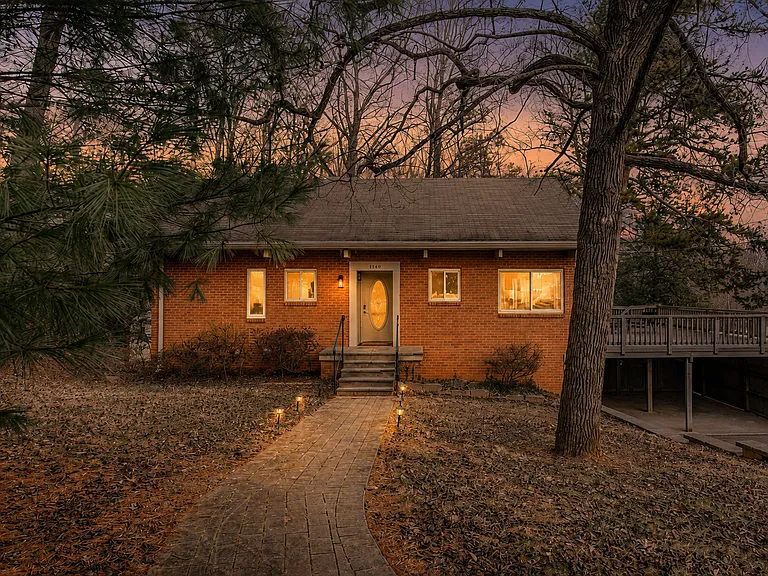 1140 Pen Park Ln — Photo 4