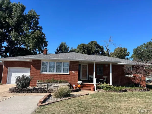 722 N 9th St, Wood River, IL 62095