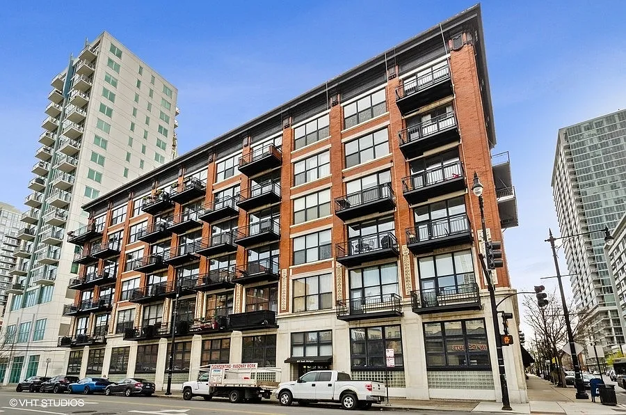 1601 S Michigan Ave APT 107 photo 1