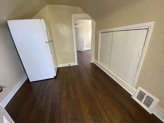 4th image of 6021 Upsal St #B