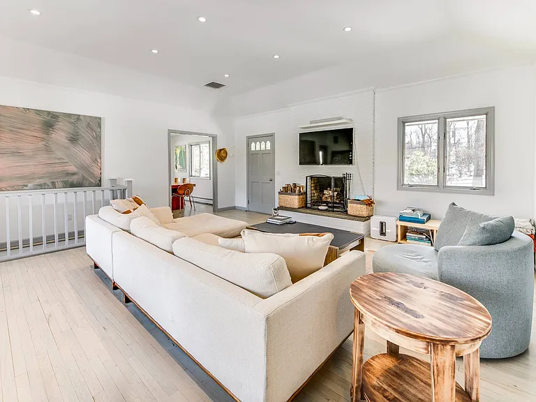 55 Laurel Trl — Photo 7