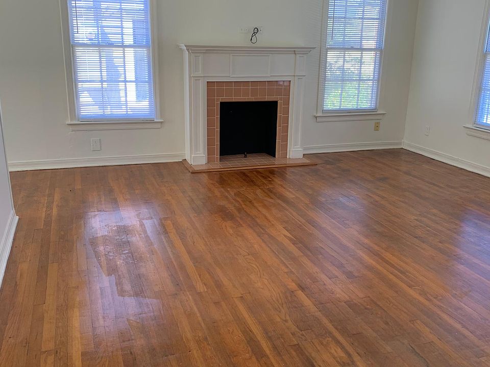 2nd image of 355 Pennsylvania Ave