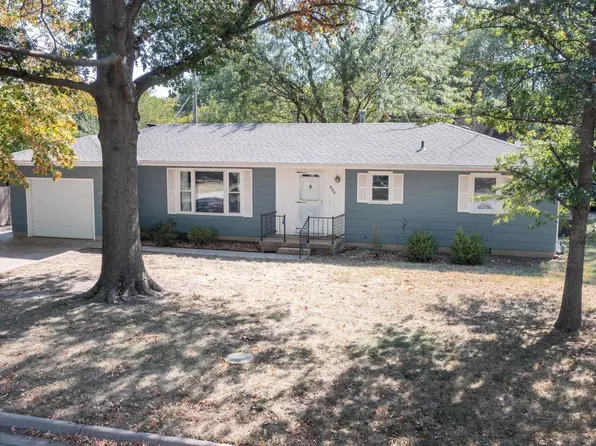 205 W 26th St, Newton, KS 67117