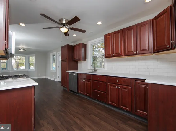 324 Elm Ave, Woodbury Heights, NJ 08097