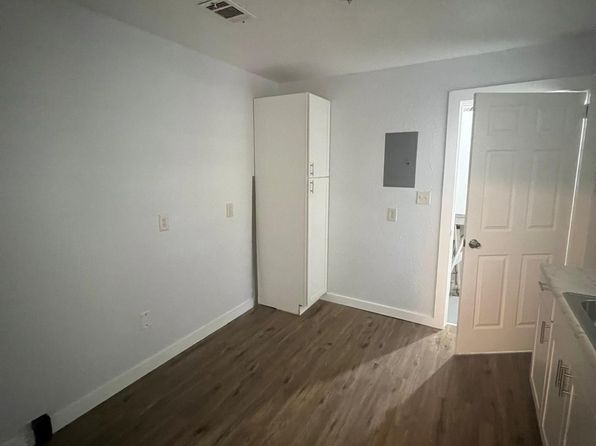 jackson-mississippi-2053015318 picture