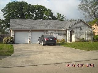 1st image of 305 Balsam St