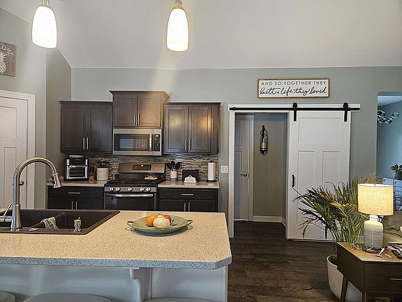 5th image of 8564 Castlebar Ln