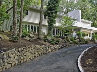 66 Hawthorne Rd, Essex Fells, NJ 07021