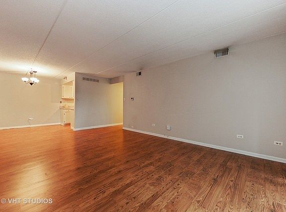 5th image of 505 Redondo Dr APT 101
