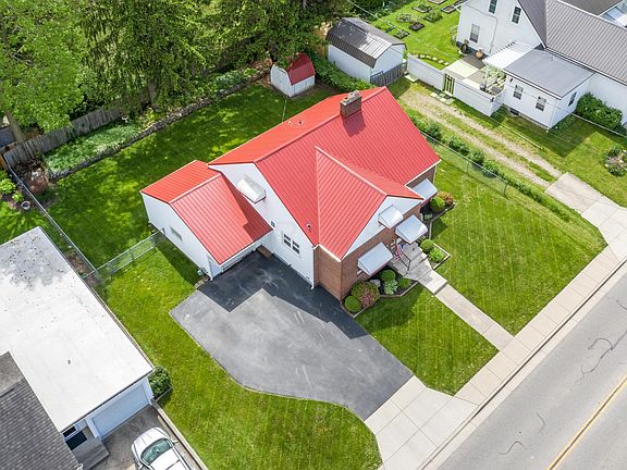 5th image of 121 E Lawn Ave