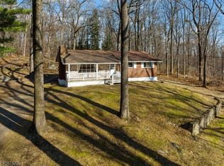 204 Hoffman Rd, Port Murray, NJ 07865