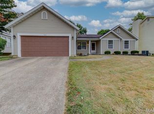924 Zohner Ct, Florissant, MO 63031