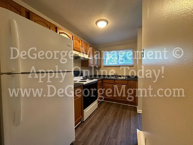 Woodside Court Apartments — Photo 52