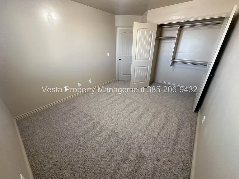 1933 N 325 W — Photo 19
