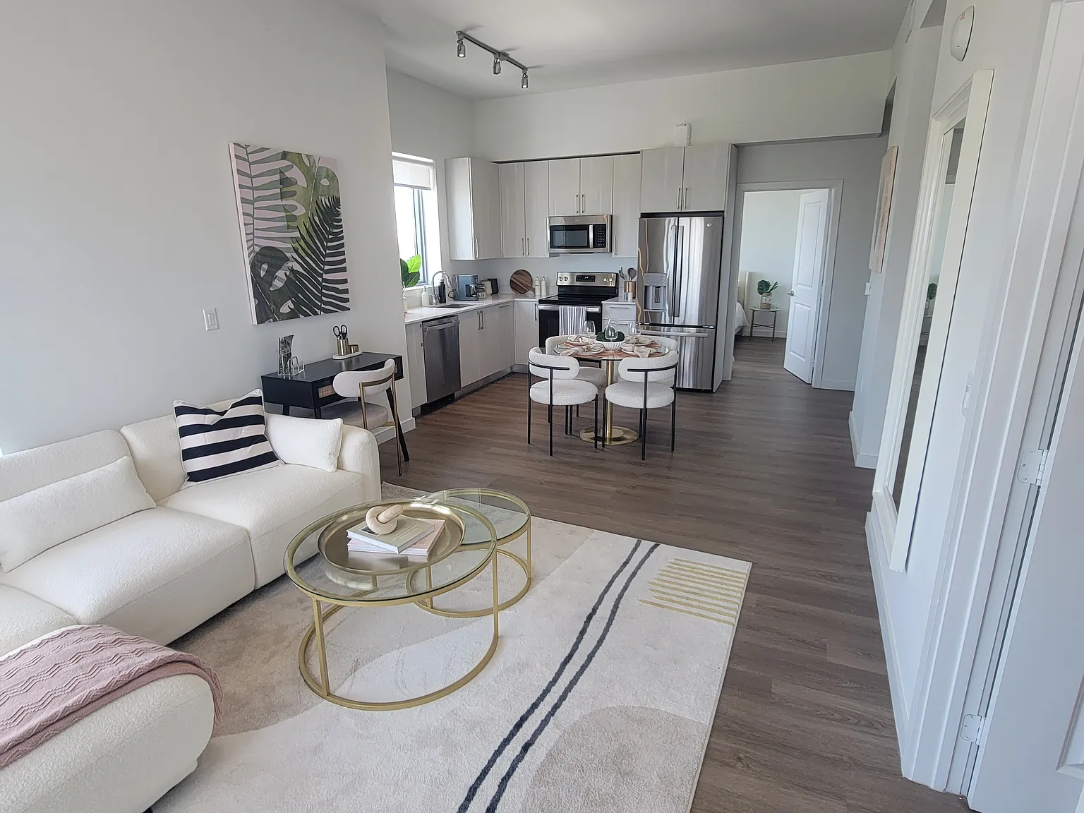 2 bed, 950 sqft, $2,480 — Photo 3