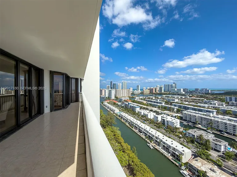 2000 Island Blvd #2503 — Photo 40
