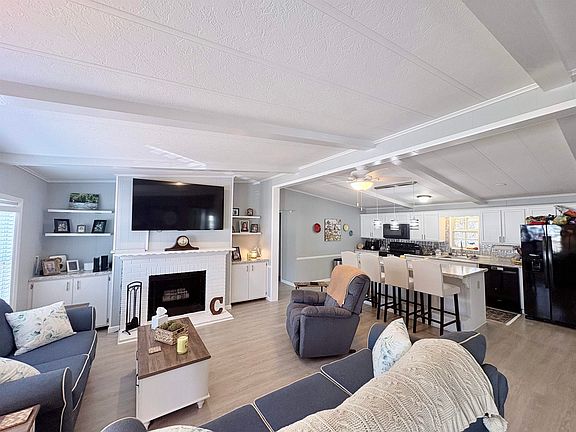 4th image of 3243 Pecan Trail