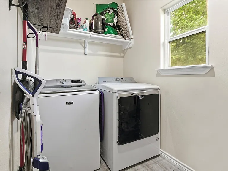 16529 Kingsbury Dr — Photo 19