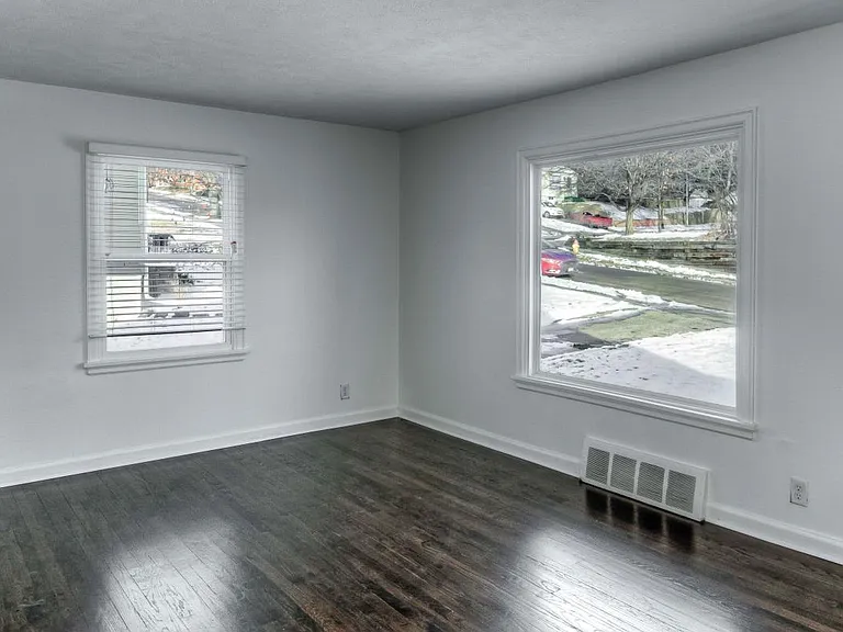 5129 Woolworth Ave — Photo 3