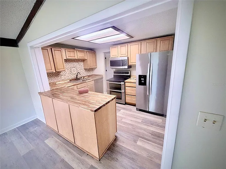 375 Pine Woods Rd — Photo 7